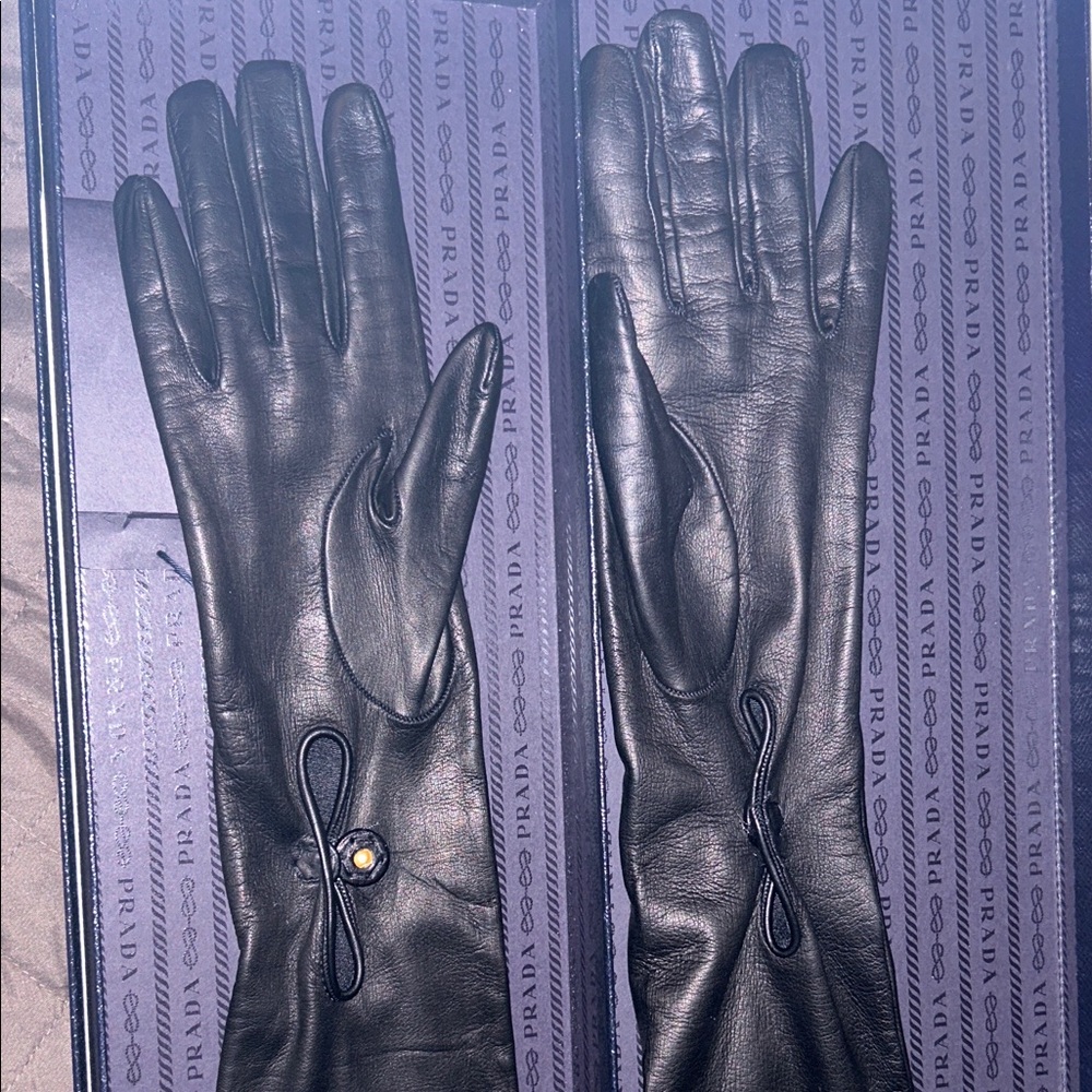 Prada Black Leather Gloves - Picture 5 of 10